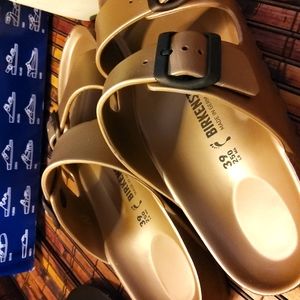 BEAUTIFUL BRAND NEW BIRKENSTOCKS!